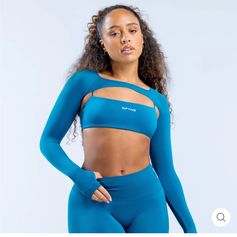 Dfyne sports bra and shrug